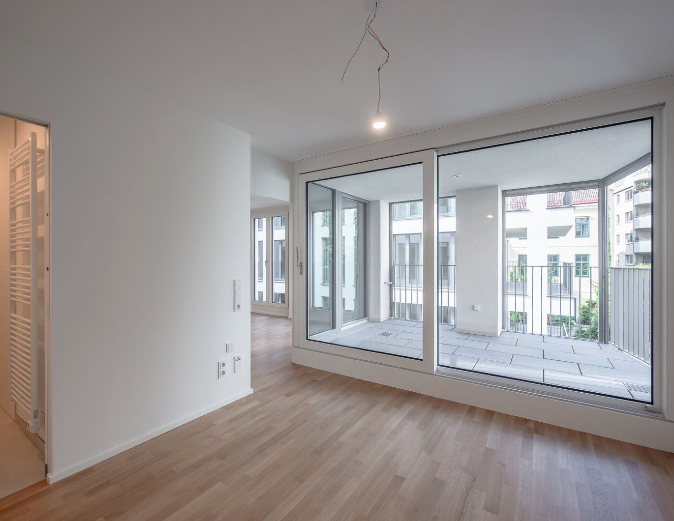 ++MOLLARD 50++ Exclusive 3-room apartment right in the heart of the city (3/3)