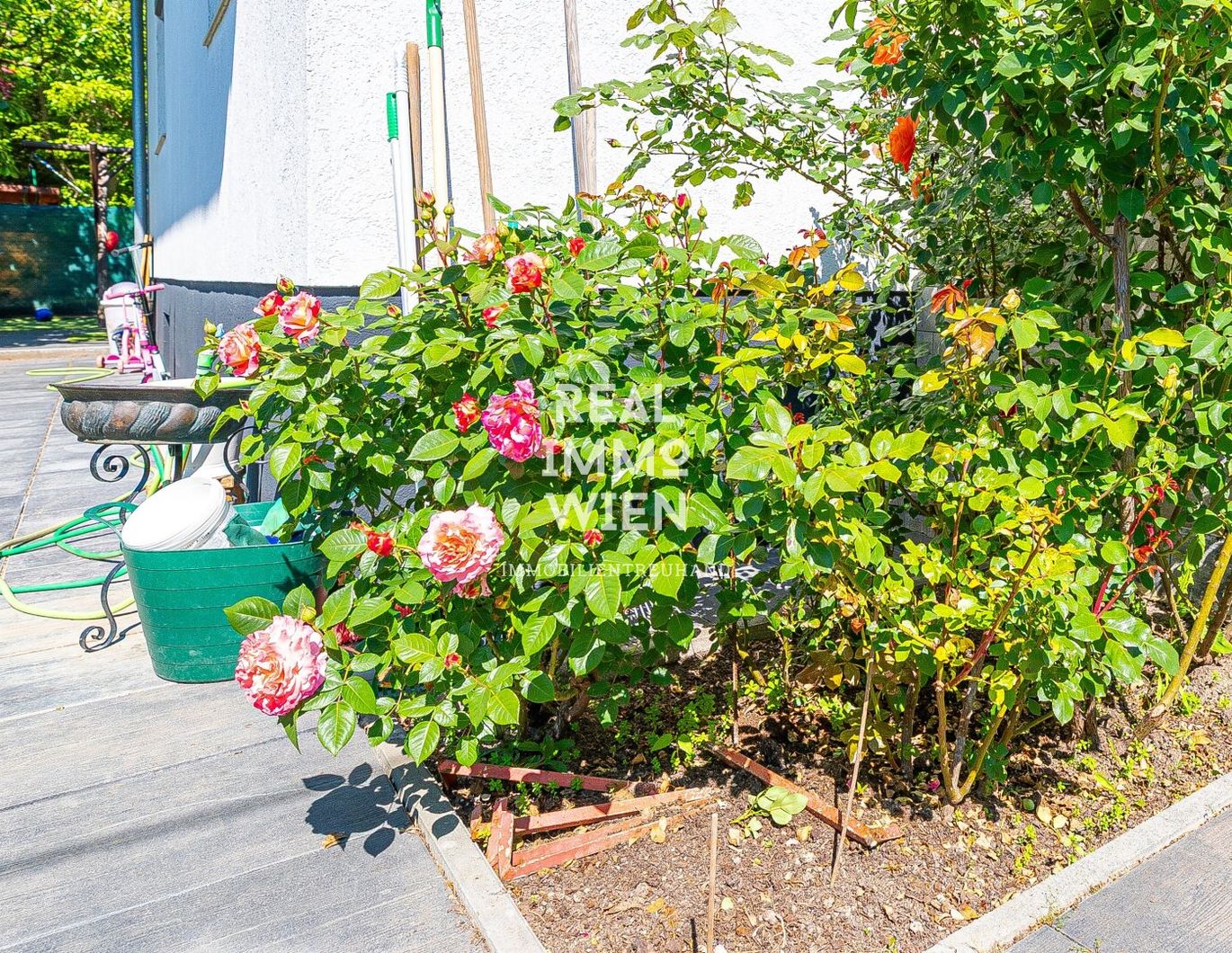 Wohlfühloase in 1220 Wien: Gepflegtes Haus mit Garten, Terrasse und viel Komfort!