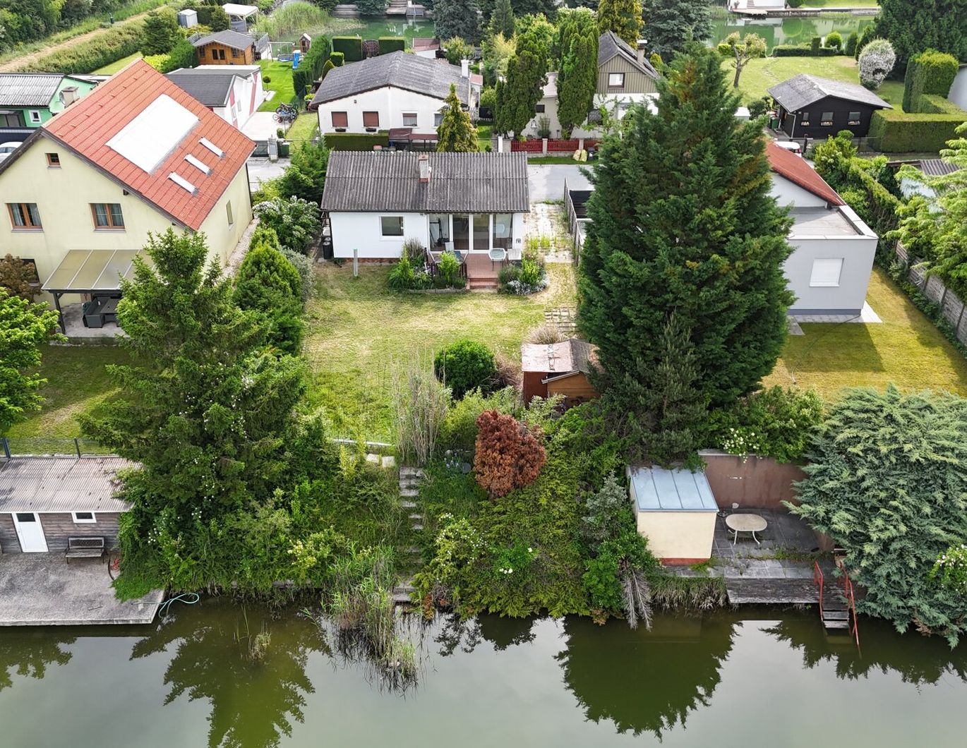 Der nächste Sommer kommt bestimmt! Kleines Haus auch ganzjährig bewohnbar!