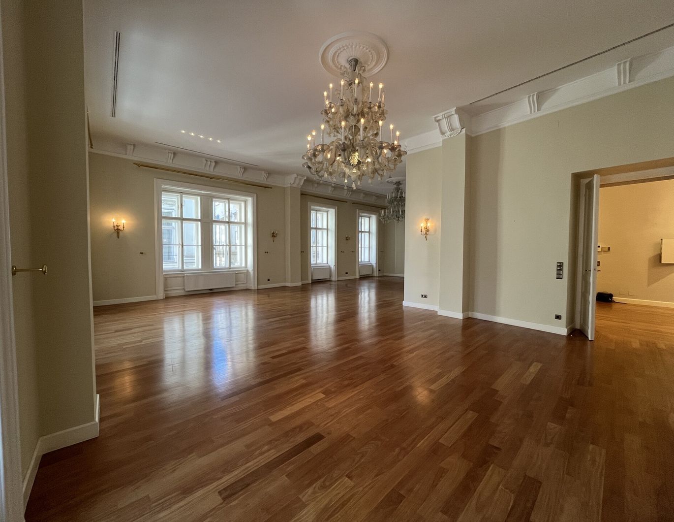 Prachtvolle Palaiswohnung auf 349 m² nahe Minoritenplatz - zu mieten in 1010 Wien