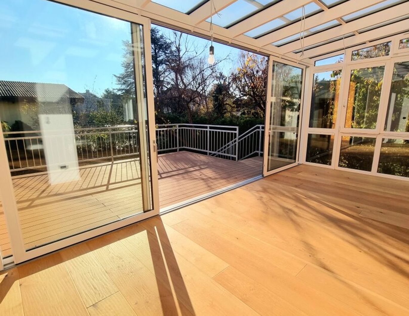 Fantastische 4-Zimmer Gartenwohnung! Mehr Natur. Mehr Ruhe. Mehr Grün. WOW! Riesiger Garten + Herrliche Terrasse + Lichtdurchfluteter Wintergarten + Stellplatz! Jetzt zugreifen!