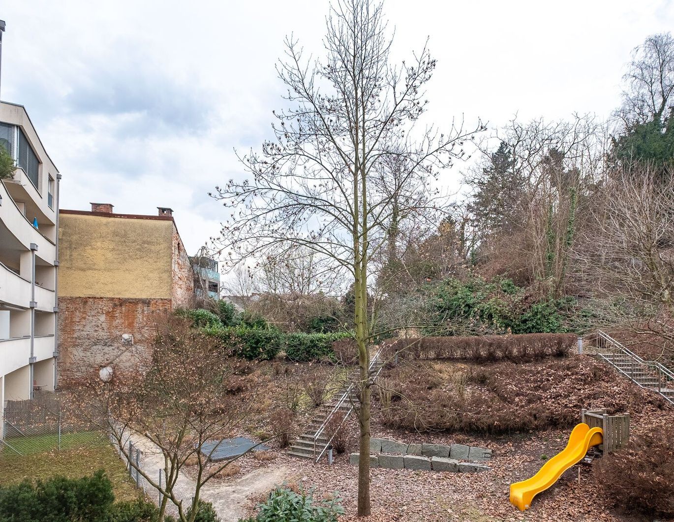LINZ INNENSTADT. ANSPRECHENDE WOHNUNG MIT CHARMANTEM AUSSENBEREICH.