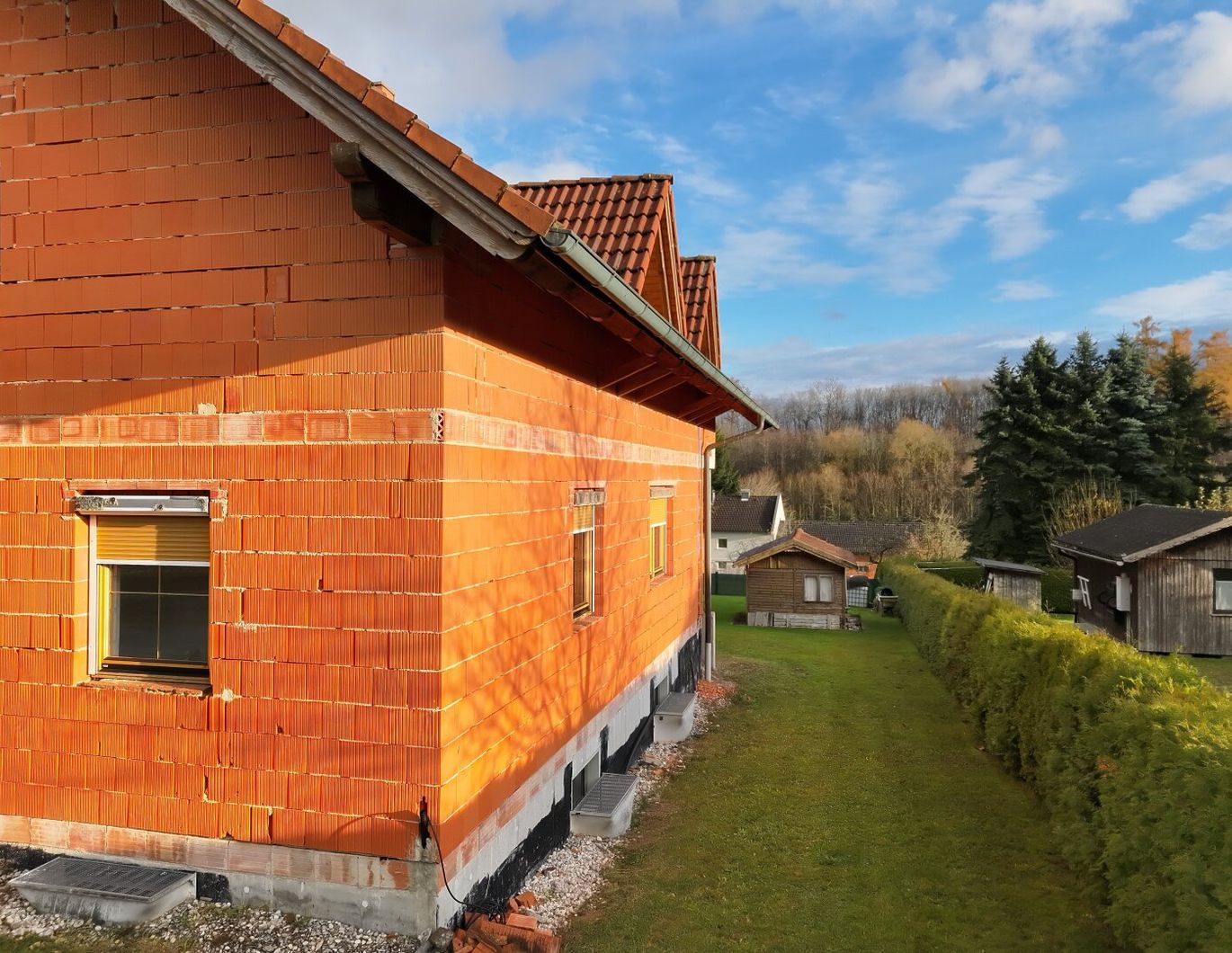 Erschaffe Dir dein Traumhaus in Pucking: Rohbau mit Keller, Garten & Garage!