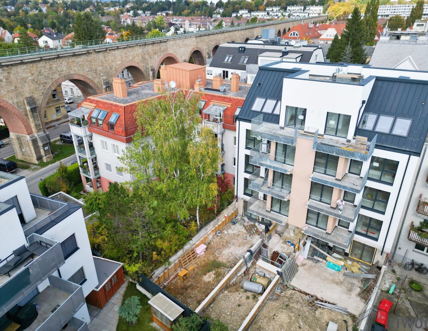 Südseitiger Eigengarten | Erstbezug | 2 Zimmer-Gartenwohnung | ruhiger Innenhof | Luftwärmepumpe | optionaler Tiefgaragenplatz