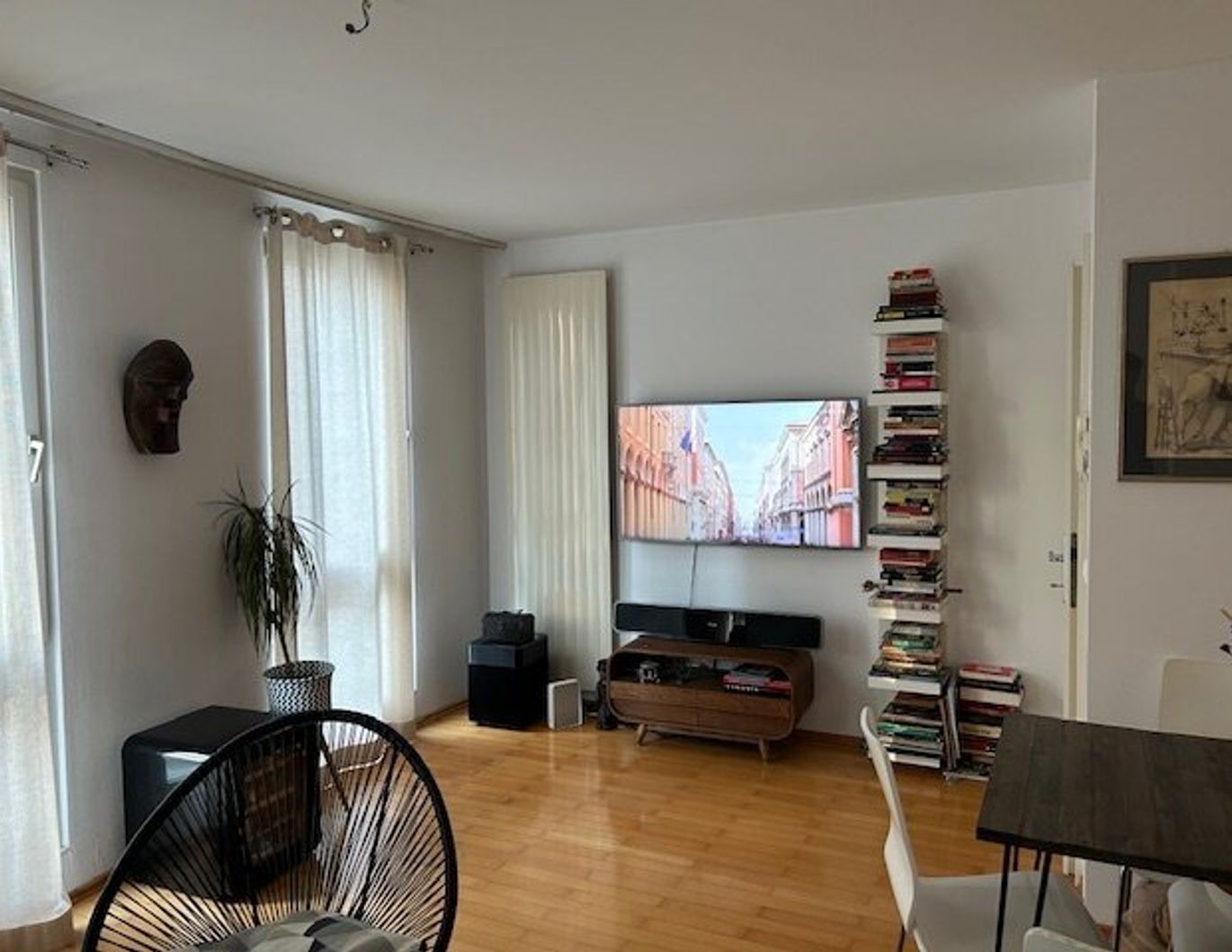 2 Zimmer Wohnung mit Gemeinschaftsdachterrasse mit Blick auf den Karlsplatz!