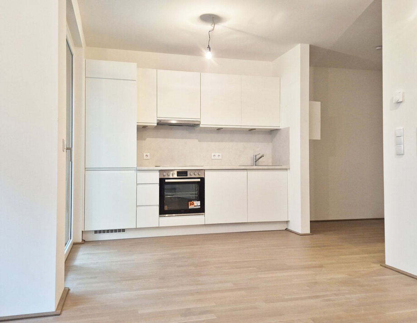 SOLEY - Küche inklusive - großzügige 2-Zimmer-Wohnung mit bereits eingebauter Küche - Top 3