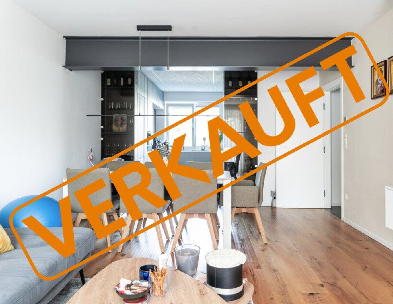 **VERKAUFT**Kernsanierte 3 Zimmer Erdgeschosswohnung nähe Plus City