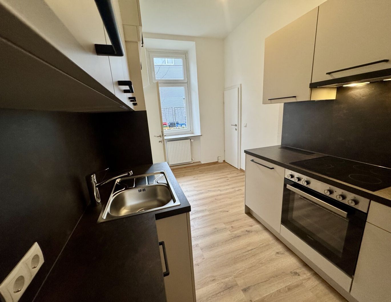 Sanierte Mietwohnung mit moderner Küche in TOP Lage ...!