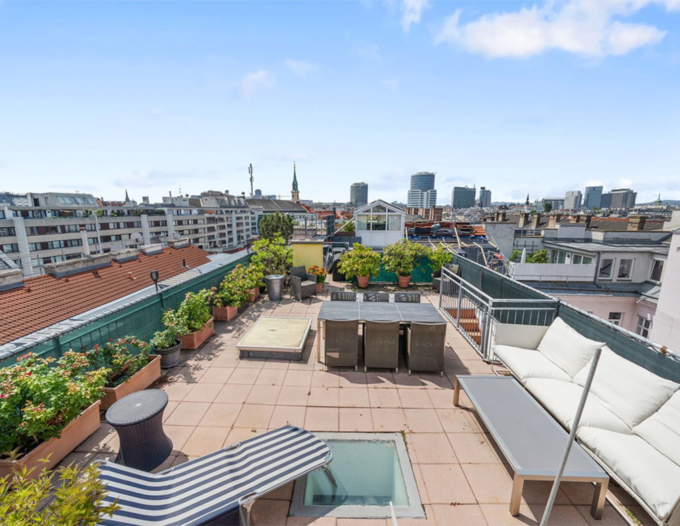 Wiener Skyline-Blick!  Großzügige Dachterrassenwohnung, Nähe Nestroyplatz