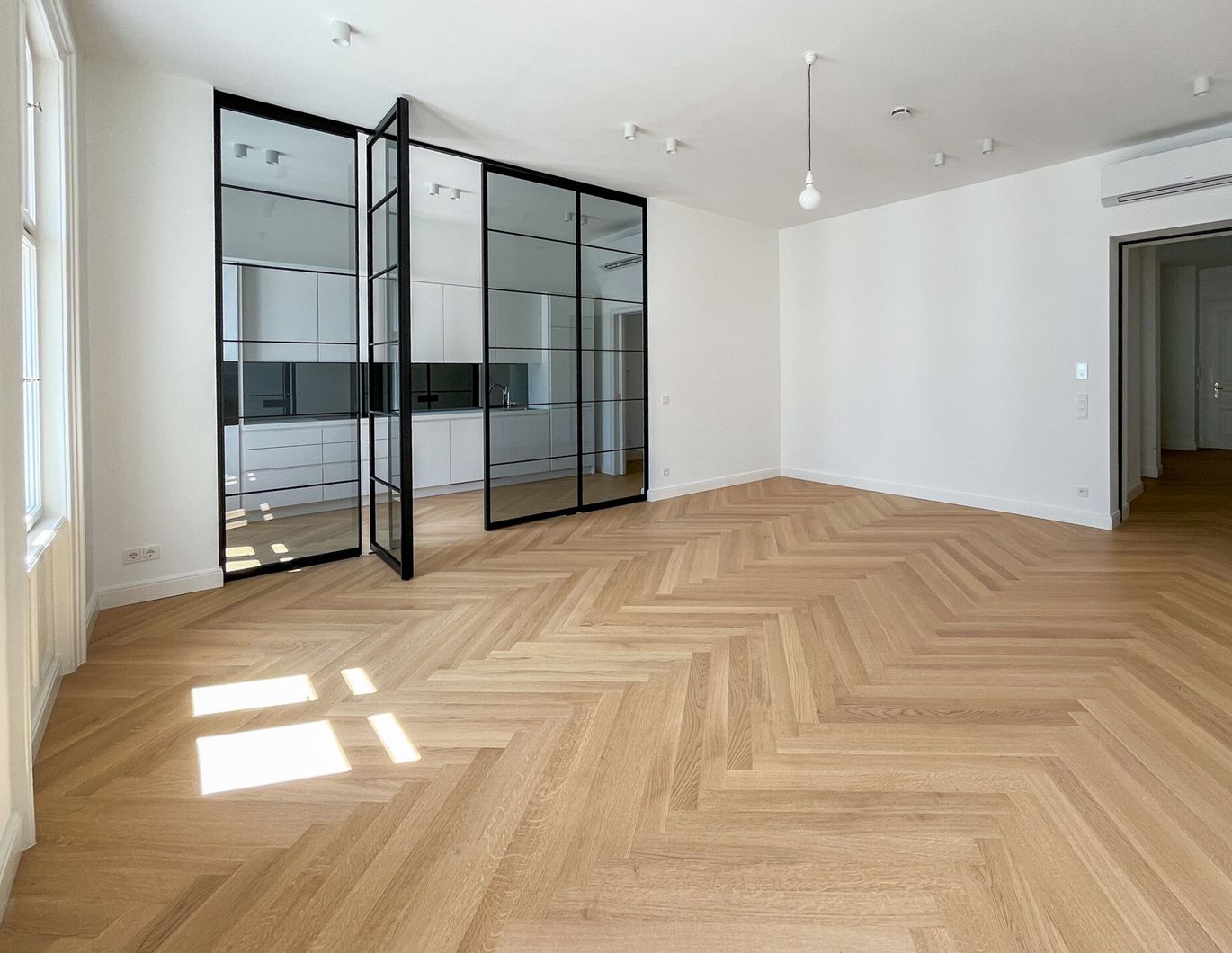 Generalsanierte 4-Zimmer-Altbauwohnung - unbefristet zu mieten in 1010 Wien