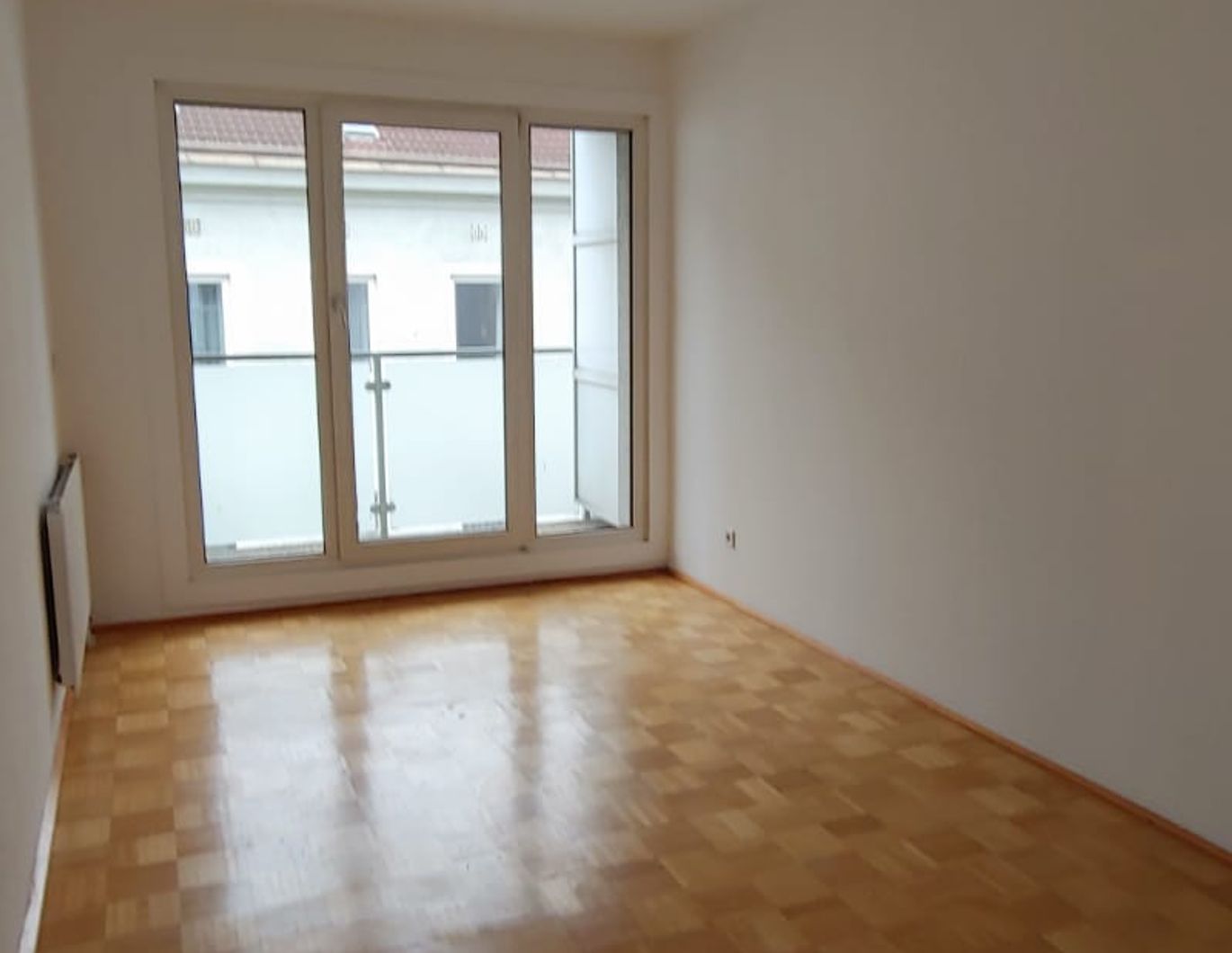 2-Zimmer-Wohnung mit Balkon, DAN-Küche - 50 m², 3. Stock mit Lift (AKH-Nähe!)