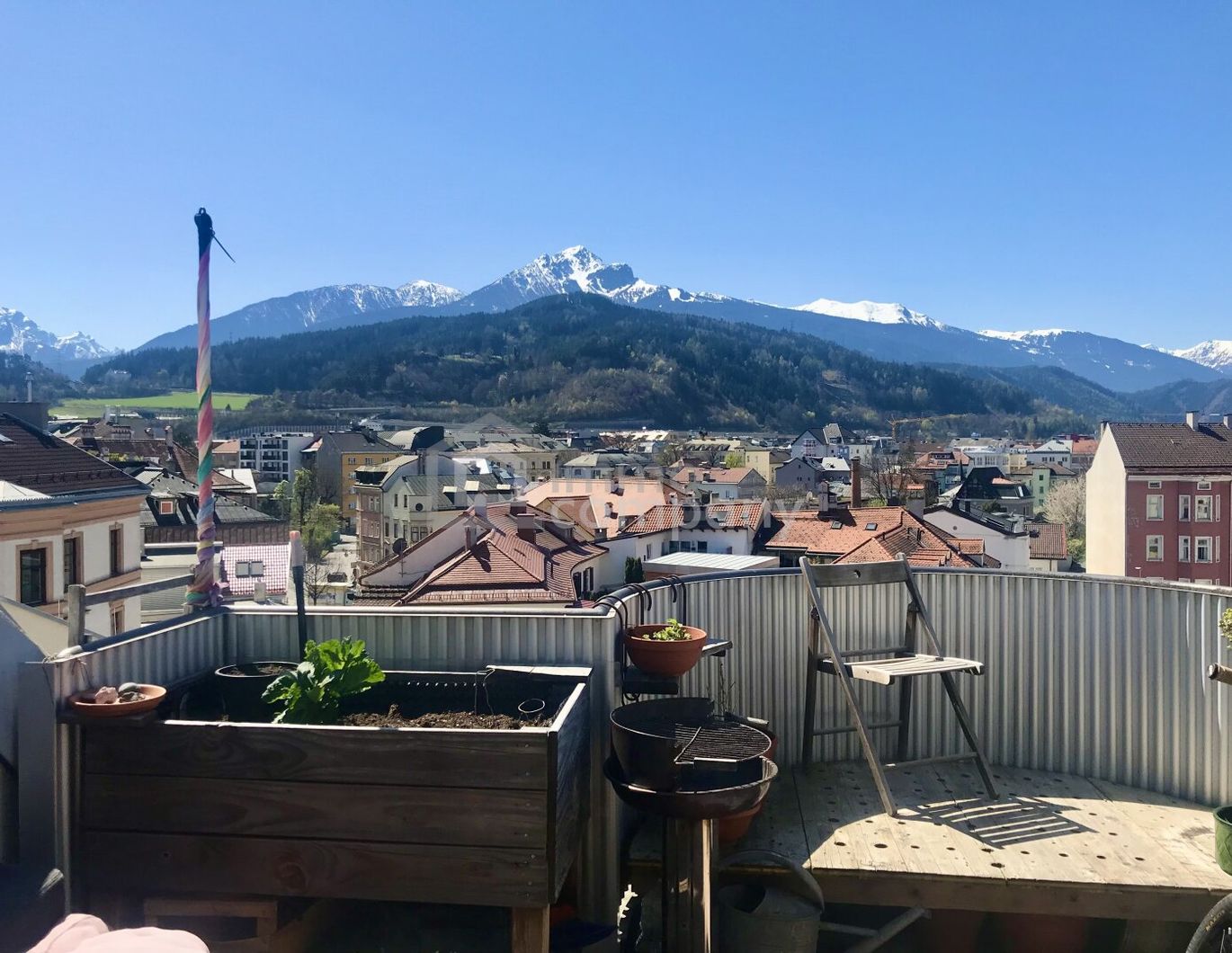 IM HERZEN DER STADT - WG Wohnung mit Dachterrasse & Tiefgaragenplatz
