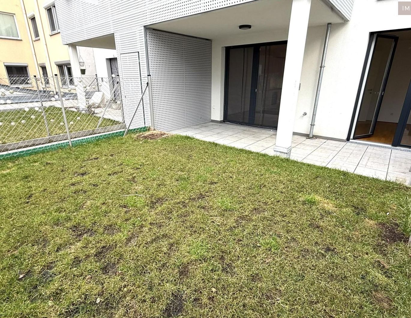 Rechtzeitig zum Sommerbeginn frei!!!! Super-schicke Neubauwohnung mit EIGENGARTEN!