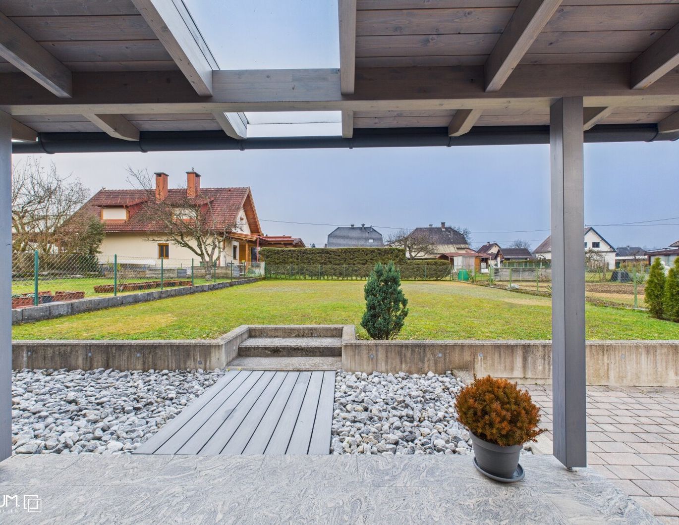 Gepflegte Doppelhaushälfte mit Garage, Terrasse & südseitigem Garten