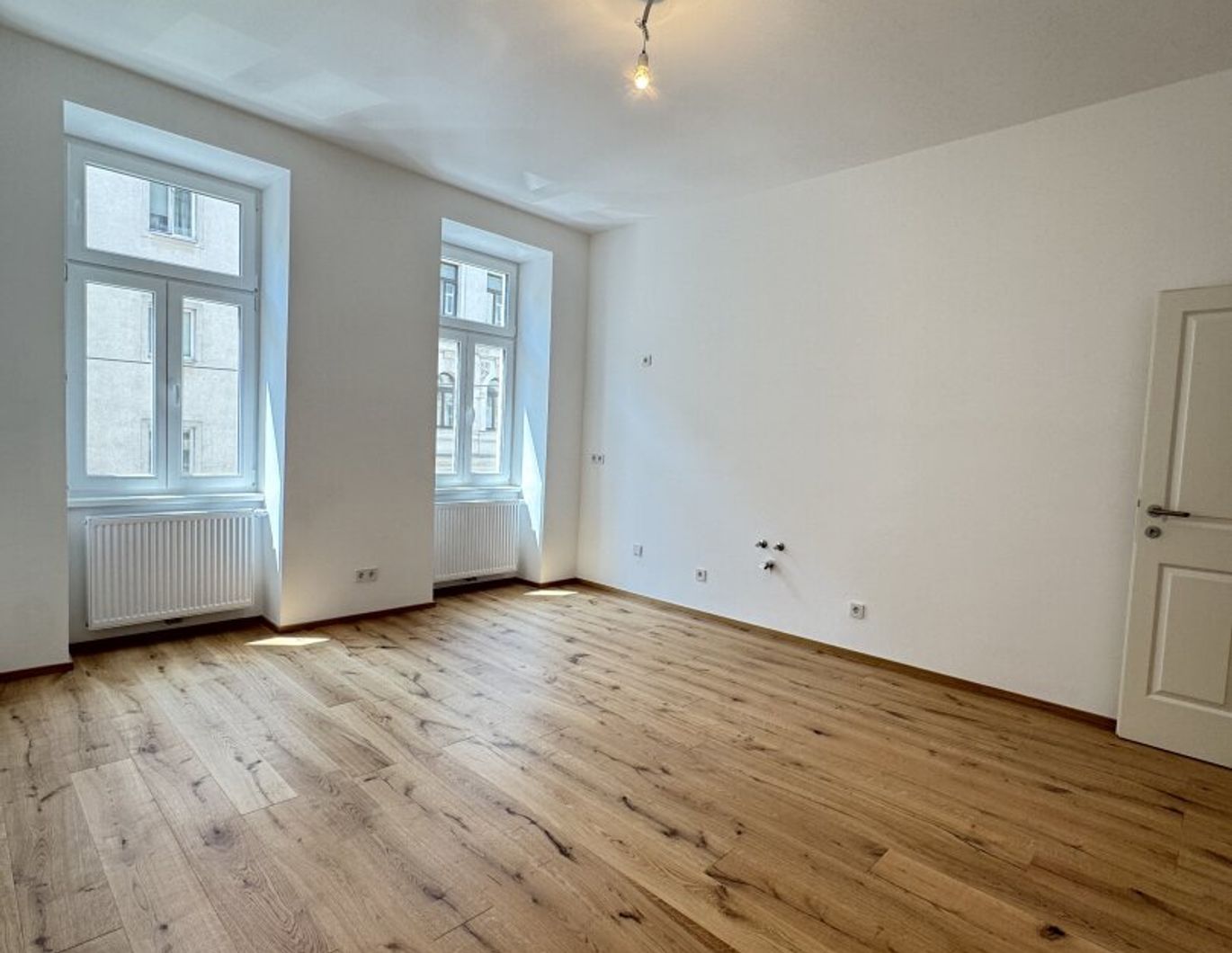 Erstbezug im Stilaltbau - Sanierte 3-Zimmer-Wohnung mit Lift in Ruhelage nahe U3