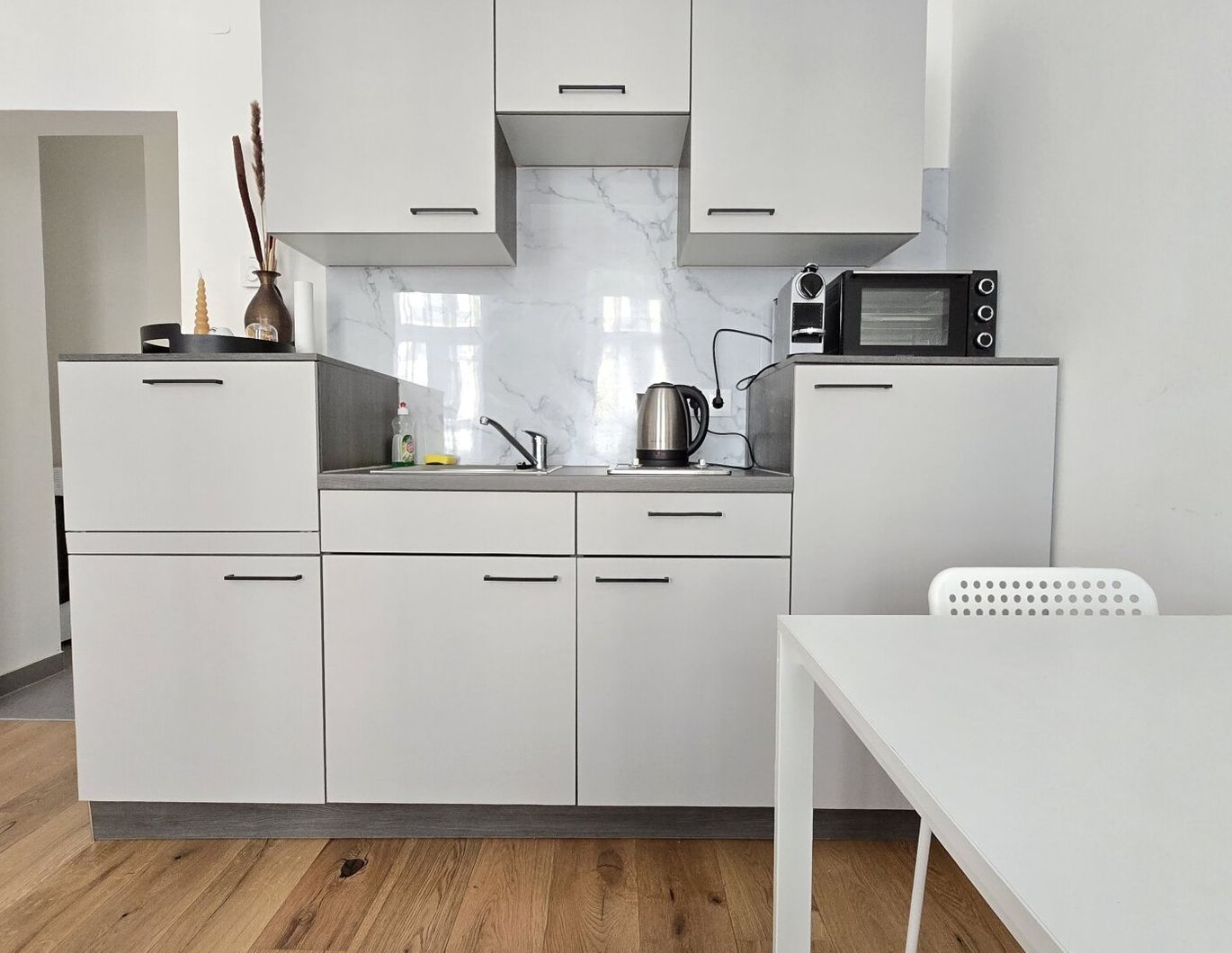 1. Zimmer Wohnung, Altbauwohnung