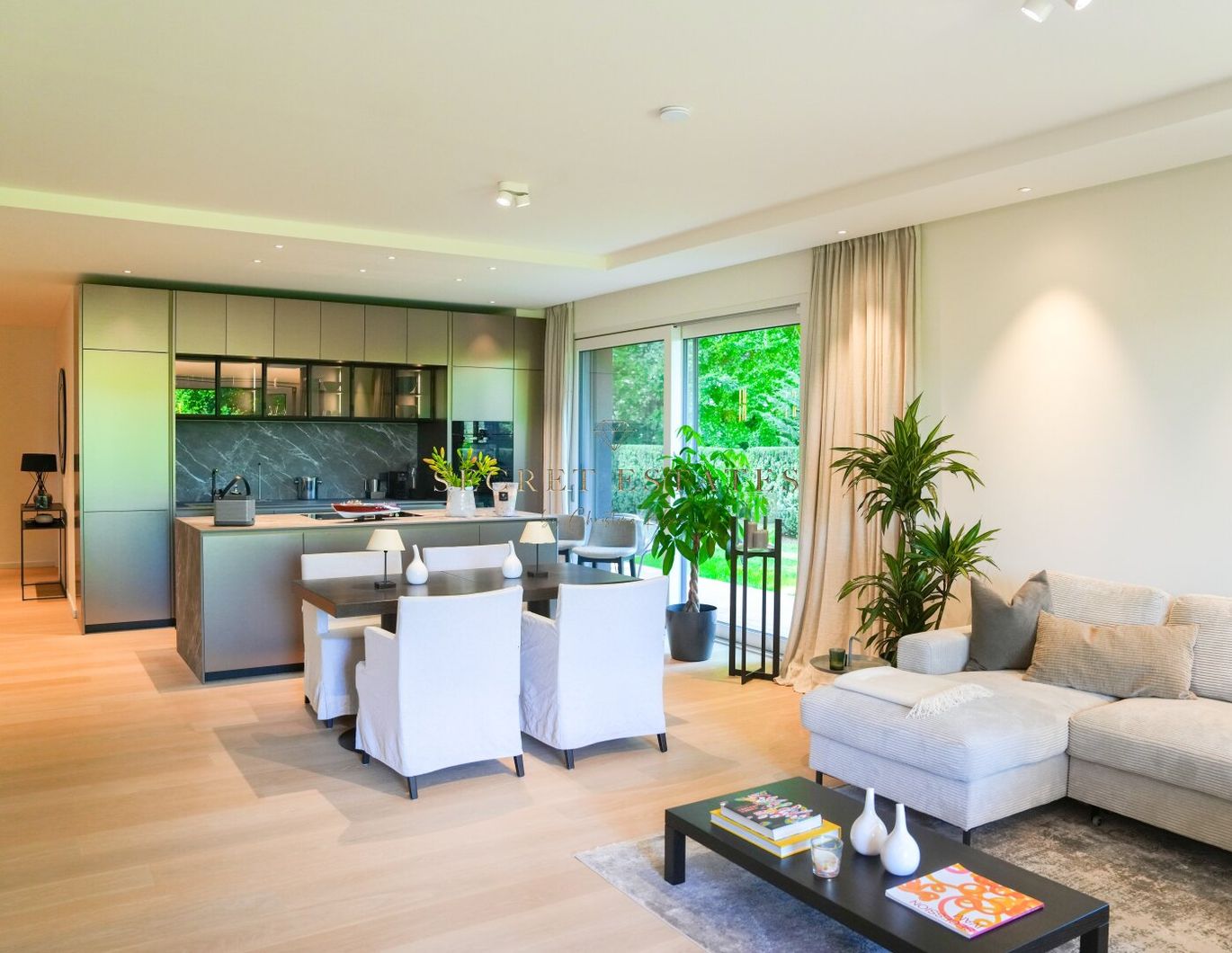 Exklusive Seewohnung in 1. REIHE DES WÖRTHERSEE