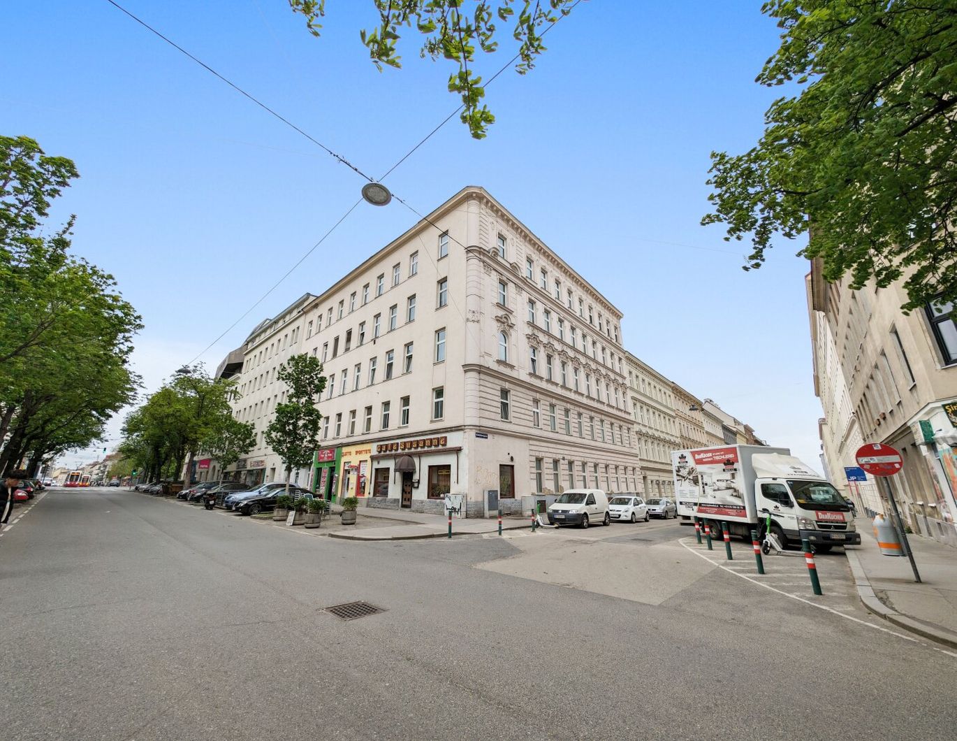 ++Q18++ Renovation-Required 1-Room Old Building flat with Potential