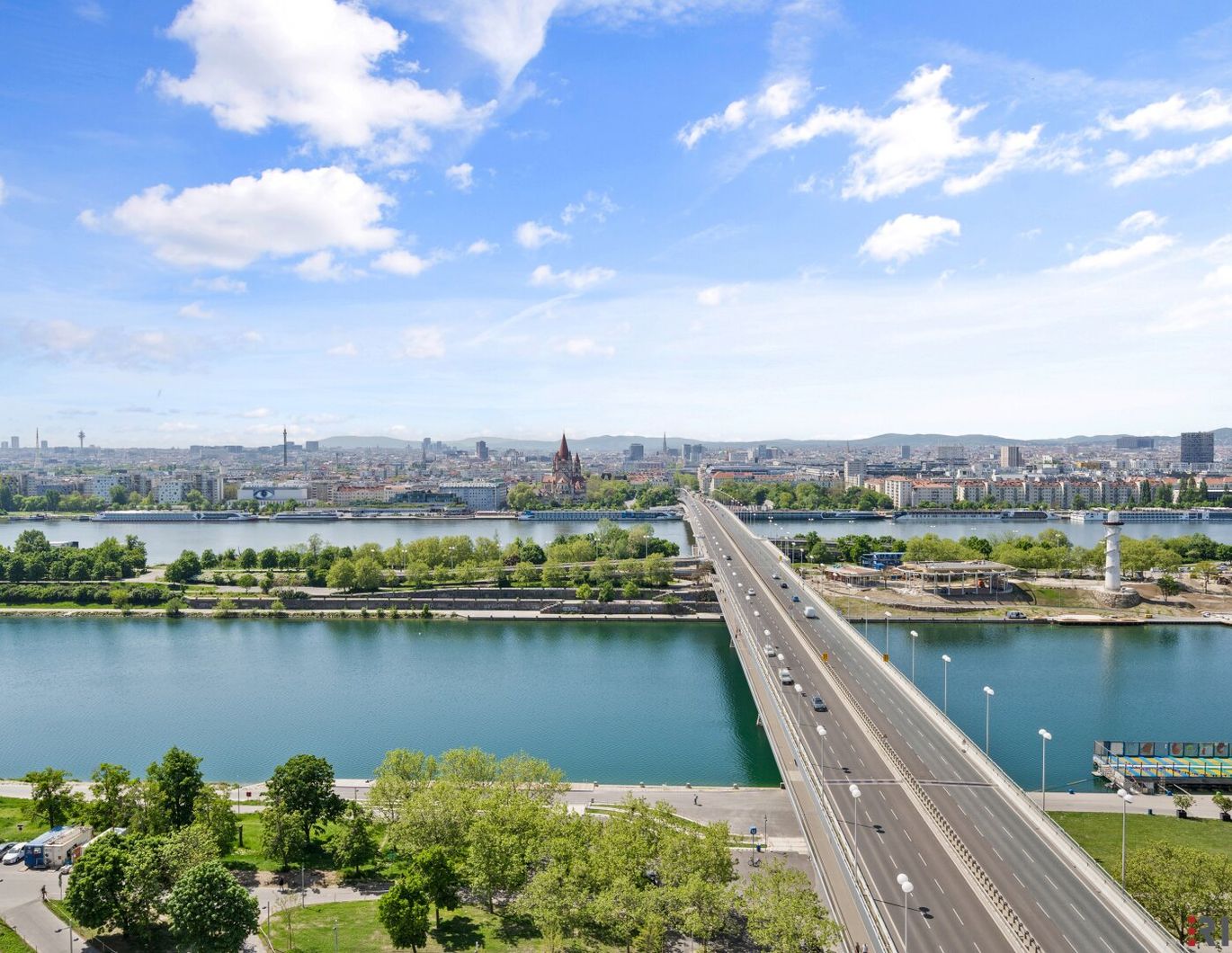 Uglaubliche Wohnung mit XXL Freifläche Richtung Innenstadt ** 4 Zimmer & 2 Bäder