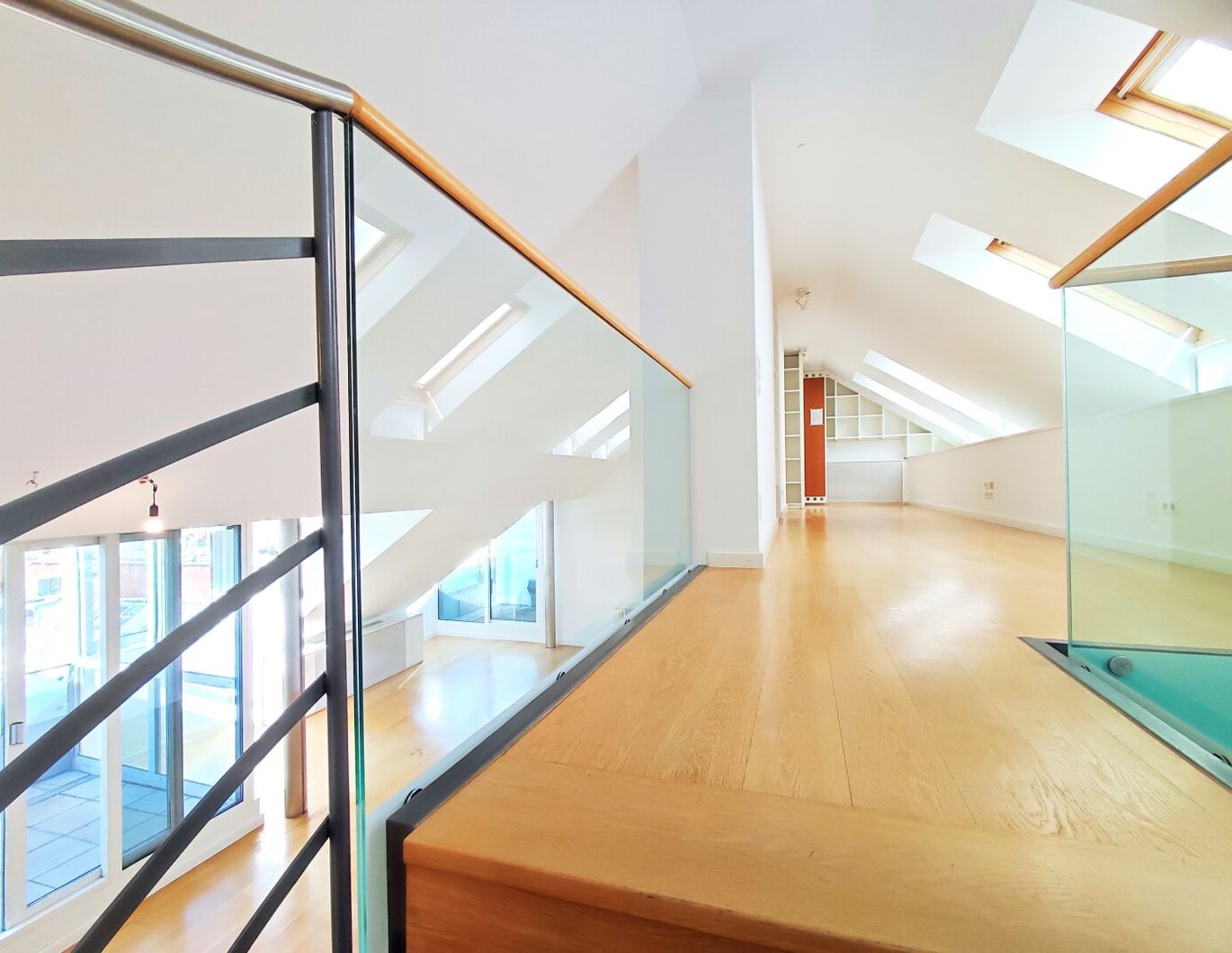 SKYLINE ROOFTOP APARTMENT : DG-Maisonette mit 2 Terrassen