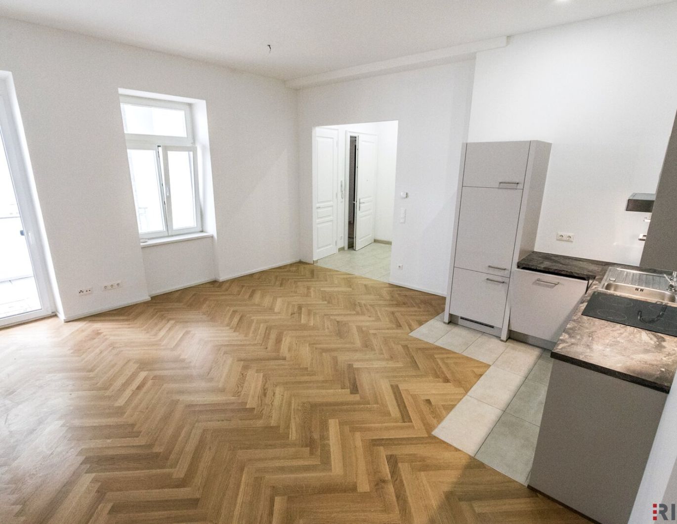 ALTBAU-BALKONWOHNUNG in HOF-RUHELAGE | MODERN SANIERT | Ca. 2 Min. zur U4 SCHÖNBRUNN | Ca. 15 Min. in den 1. Bezirk