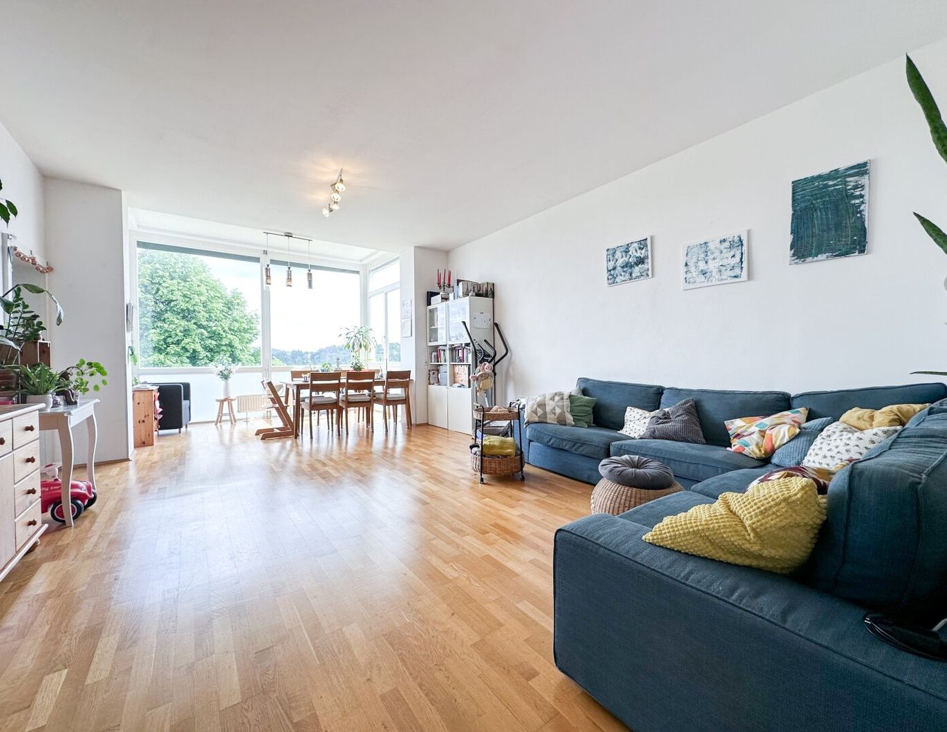 Ruhige 3-Zimmer-Wohnung mit Blick ins Grüne & PKW-Stellplatz