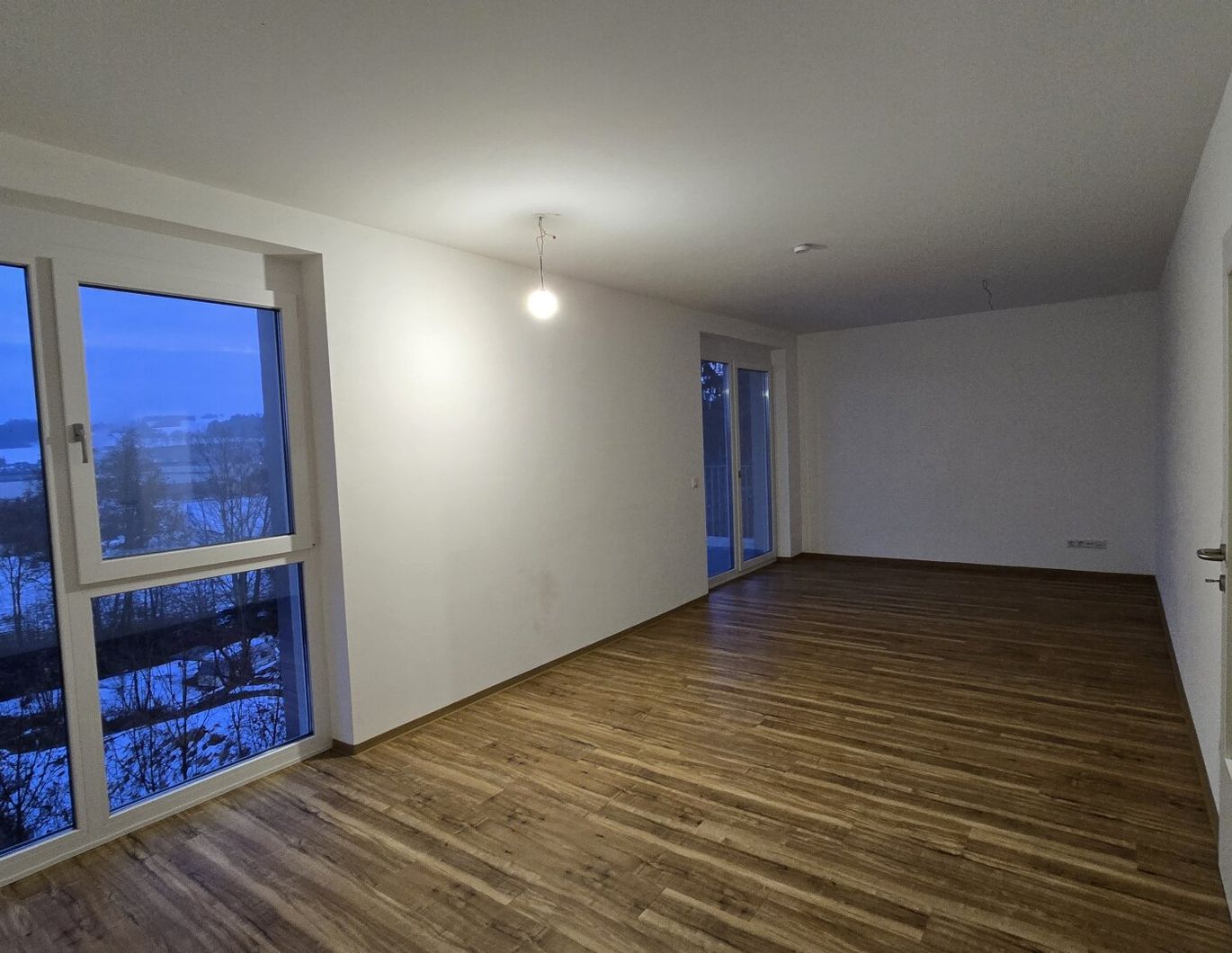 Helle 2- Zimmerwohnung mit Balkon und Parkplatz!