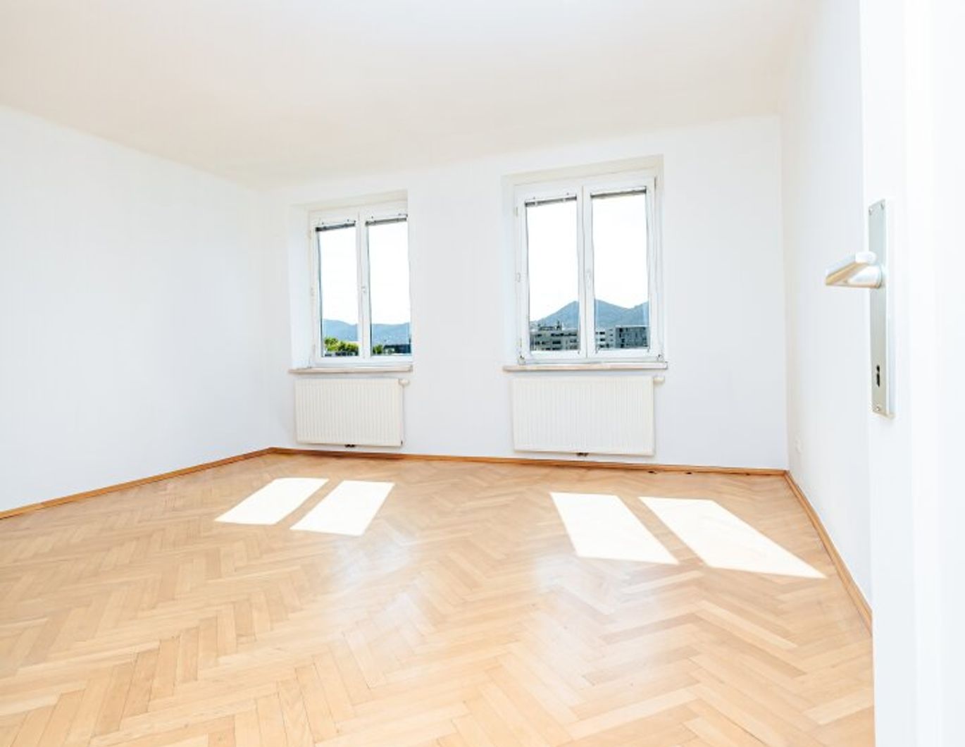 *WOW* I MODERNER STYLE I TOP AUFTEILUNG I 3. ETAGE MIT AUFZUG I DUSCHE & KOMFORT I BAHNHOFNAH I HAUSTIERE ERLAUBT I PROJEKT WOHNEN