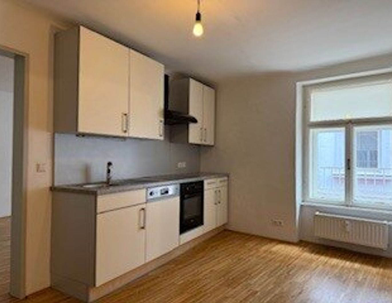 SCHÖNE 2-Zimmer-Wohnung in Top-Lage, nähe Kunsthaus, WG- tauglich oder Pärchen Hit, gepflegt, zentral mit guter Raumaufteilung!