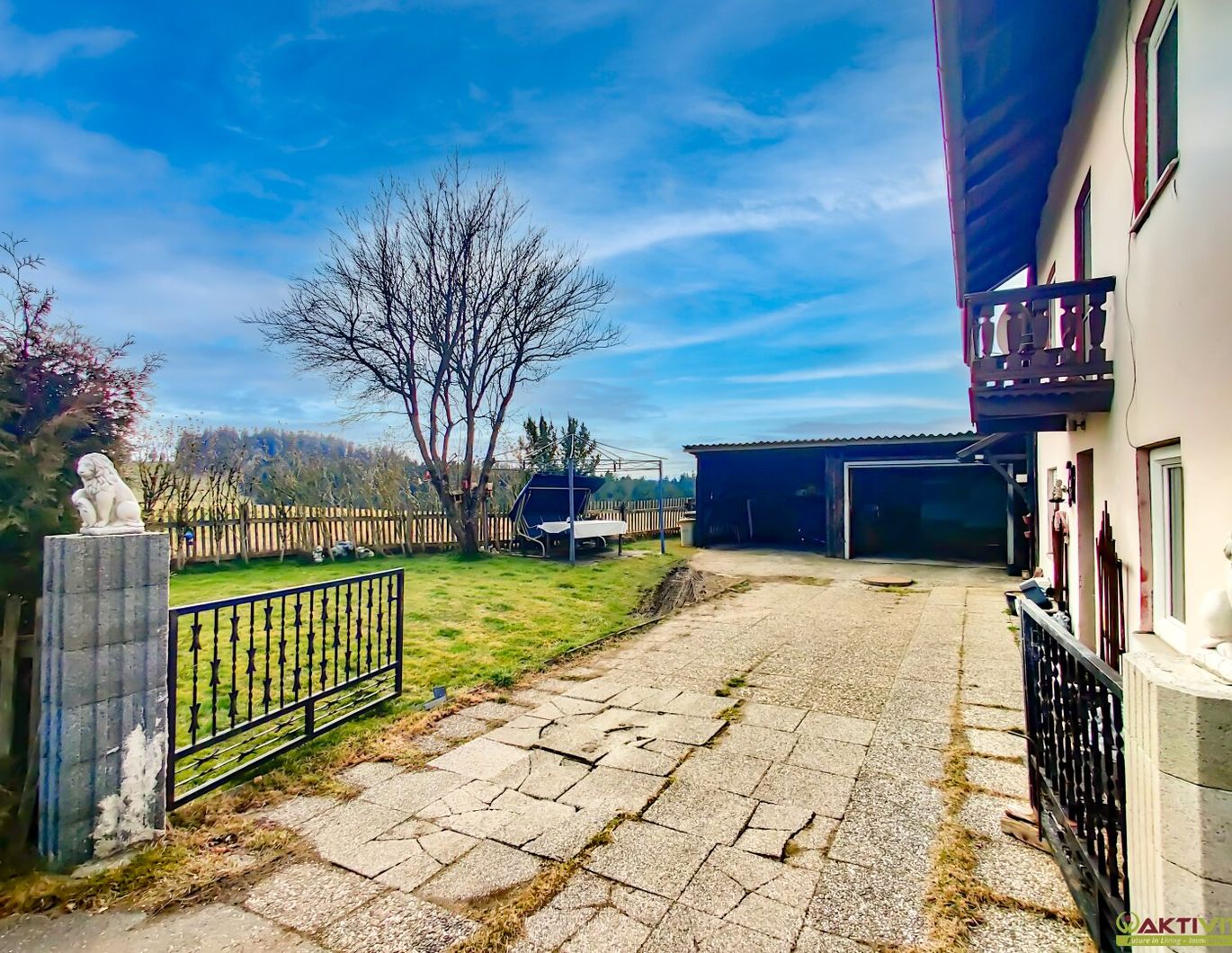 Naturnahe Lage mit Fernblick. - Haus mit Potential und Nebengebäuden.