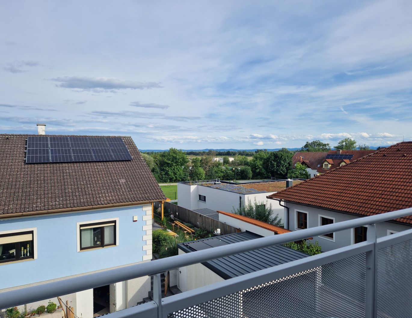 LICHTDURCHFLUTETE TERRASSENWOHNUNG MIT TOLLEM AUSBLICK - PROVISIONSFREI