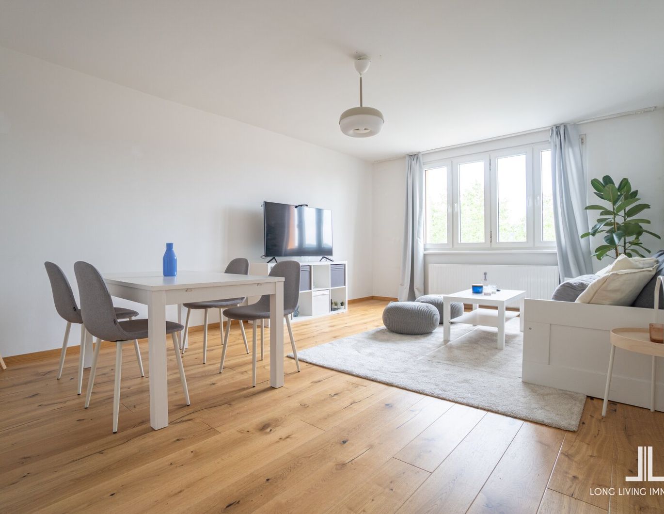 Helle 2-Zimmer-Wohnung mit Weitblick im 7. Liftstock - WG geeignet