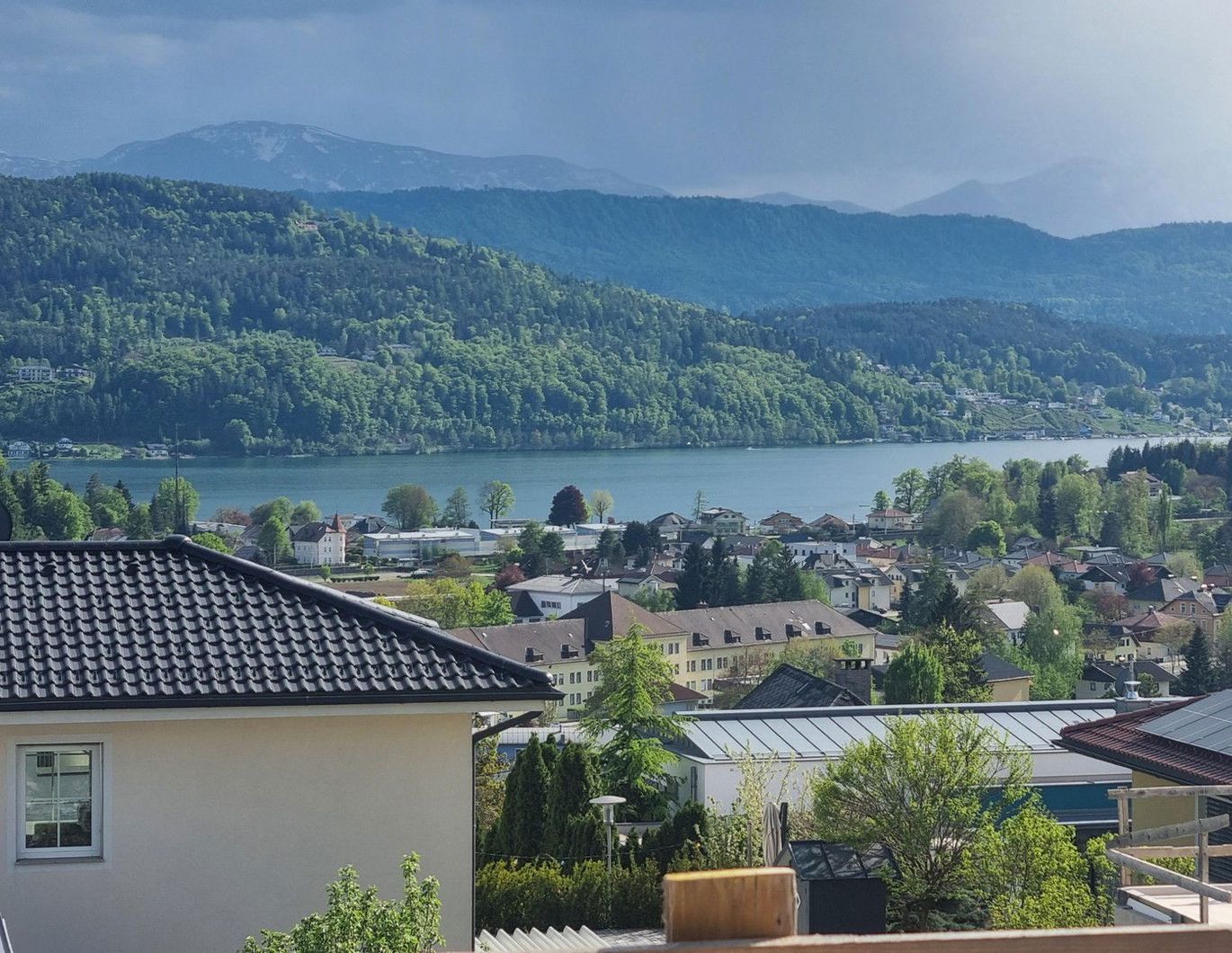 Traumwohnung mit Seeblick und Tiefgarage - Nähe Klagenfurt