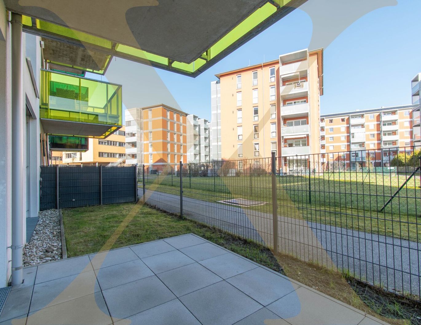 Ebenerdige 2,5-Zimmer-Wohnung mit Eigengarten und moderner Einbauküche in Linz zu vermieten!