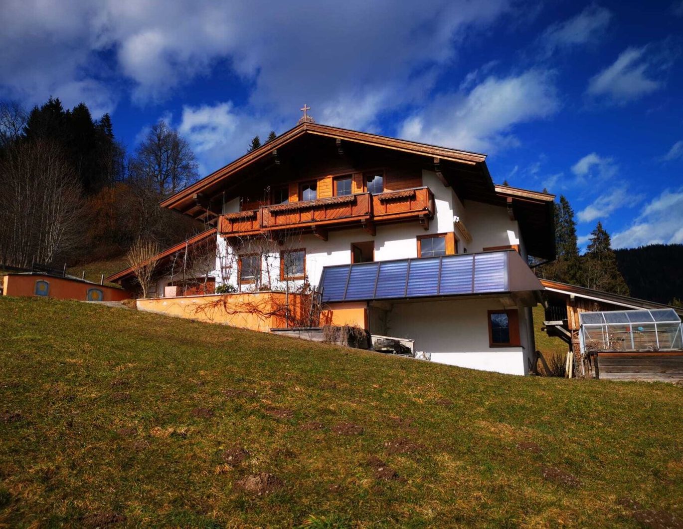 Sonnig und ruhig gelegenes Wohnhaus mit separater Einliegerwohnung samt genehmigtem Freizeitwohnsitz in der Wildschönau