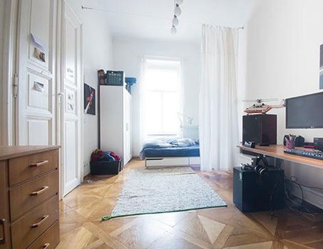 ***** direkt bei der TU Graz im Herz-Jesu-Viertel: 2-Zimmer-Altbauwohnung mit Balkon