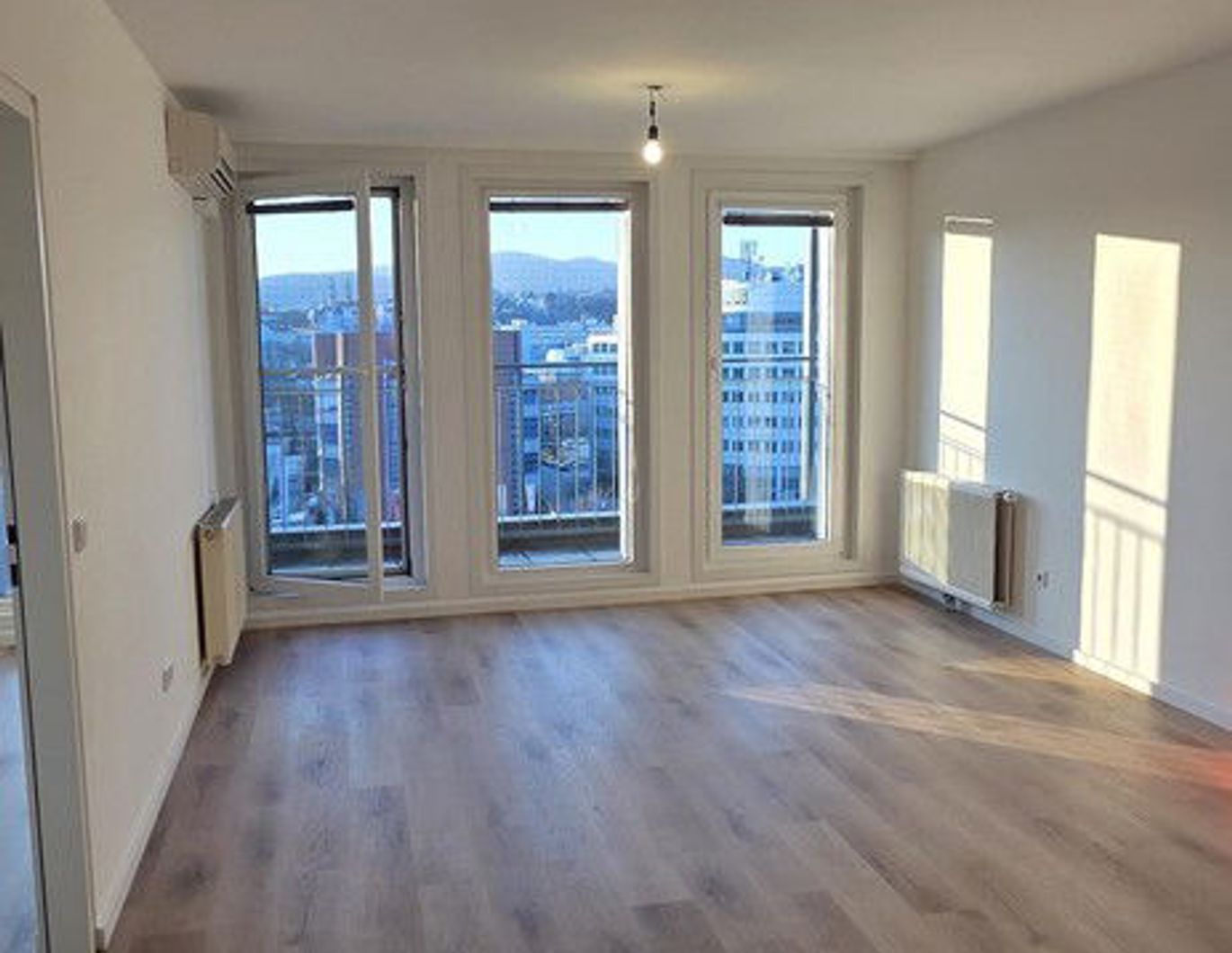 Provisionsfreie klimatisierte 2-Zimmer Wohnung + Balkon mit Blick auf Donaukanal/Kahlenberg