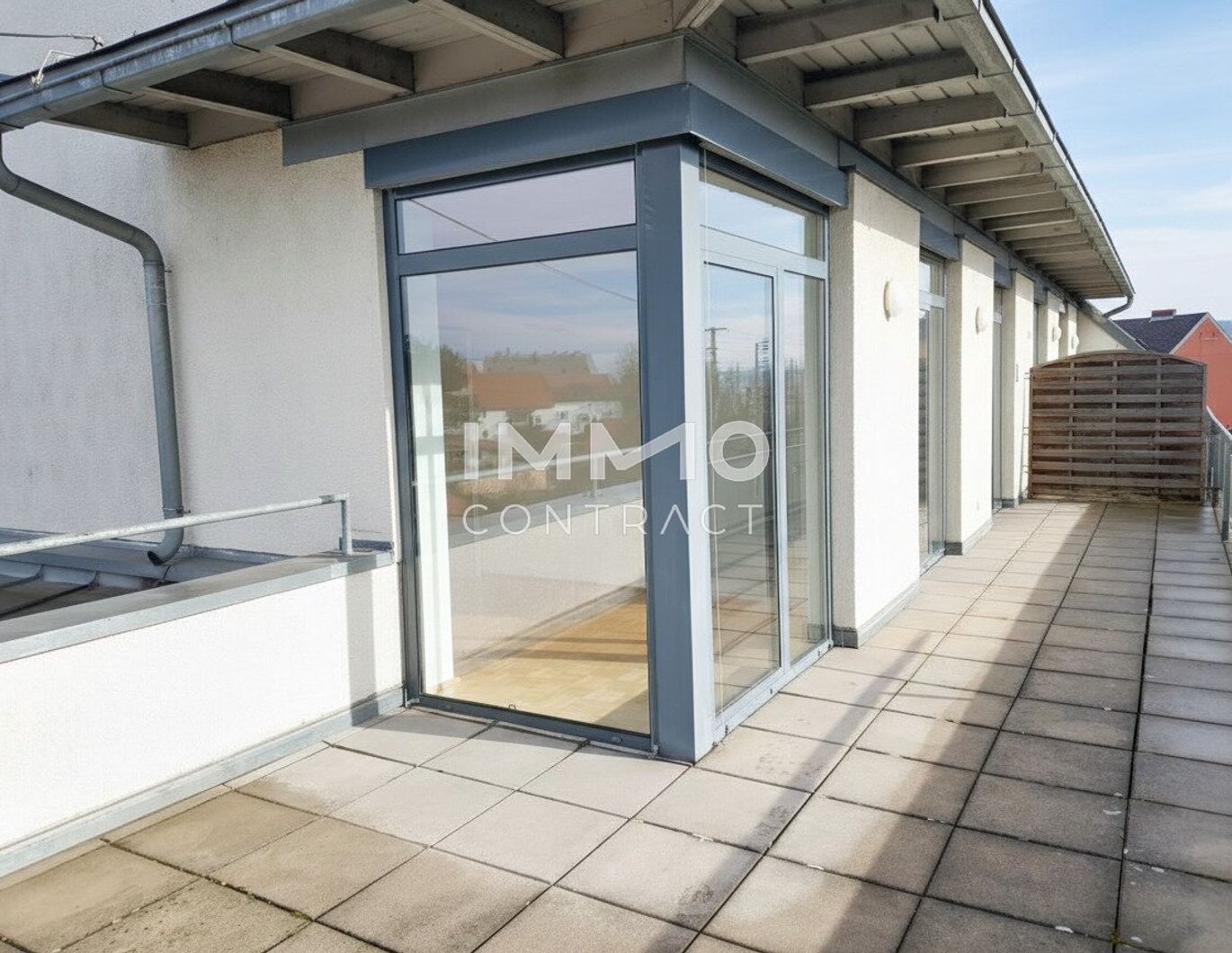 Helle Dachterrassen-Wohnung im Zentrum der Stadt St. Valentin