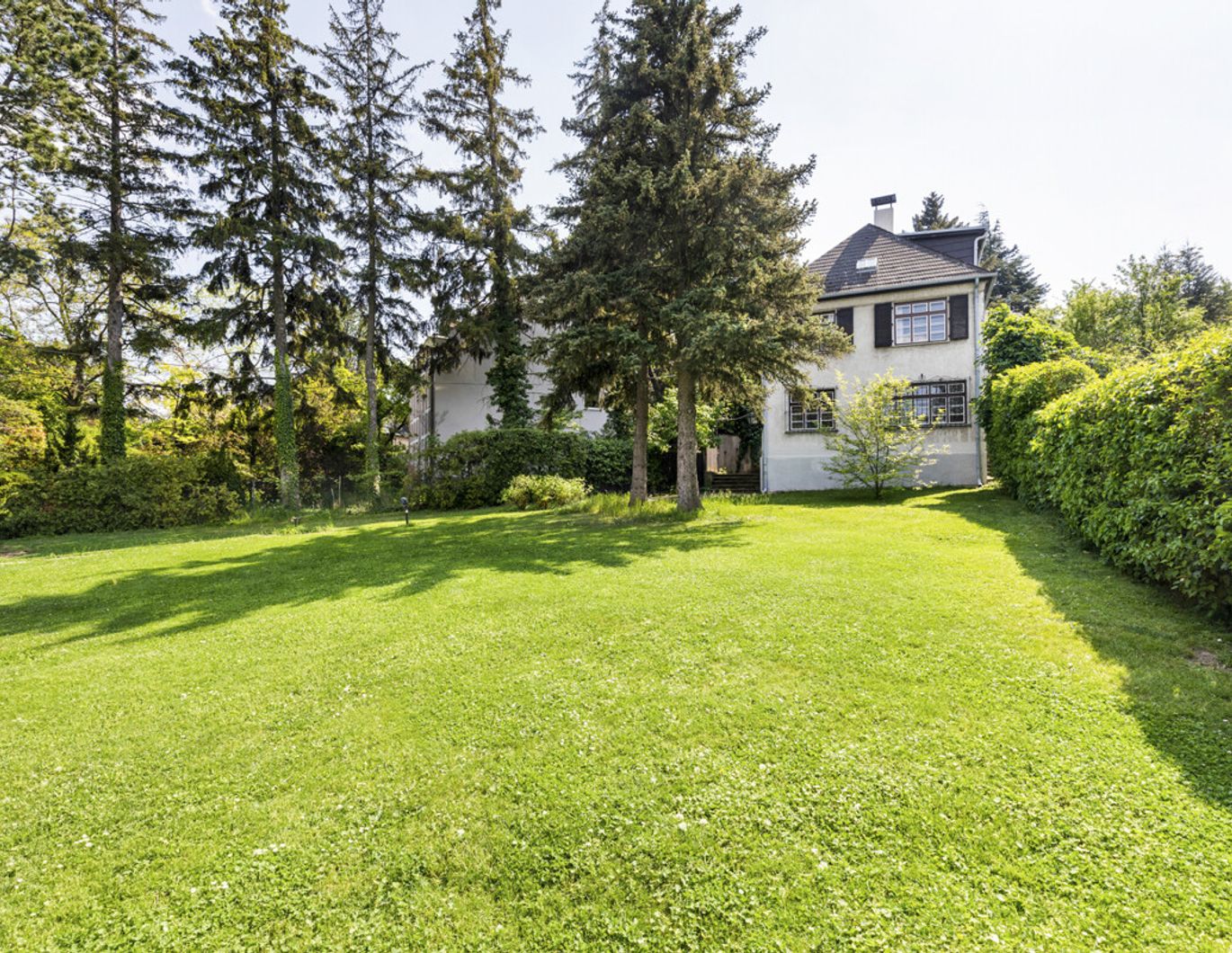 Verstecktes Juwel mit Fernblick in Sackgasse! Brunn am Gebirge!