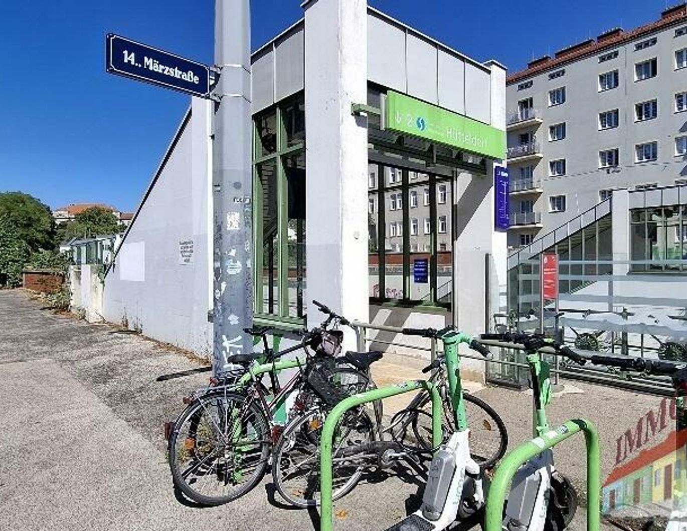 Unbefristete Dachgeschoßwohnung in der Märzstraße Nähe S-Bahn - kein Lift ! Einzug 15.12.25 oder 1.1.26