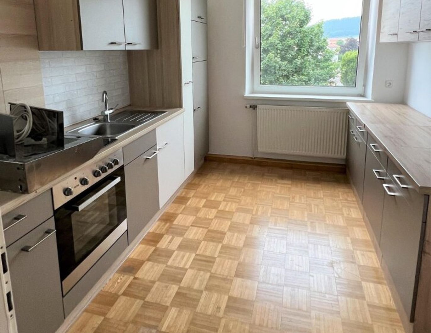 Helle 2-Zimmer Wohnung (kein Balkon, kein Lift)