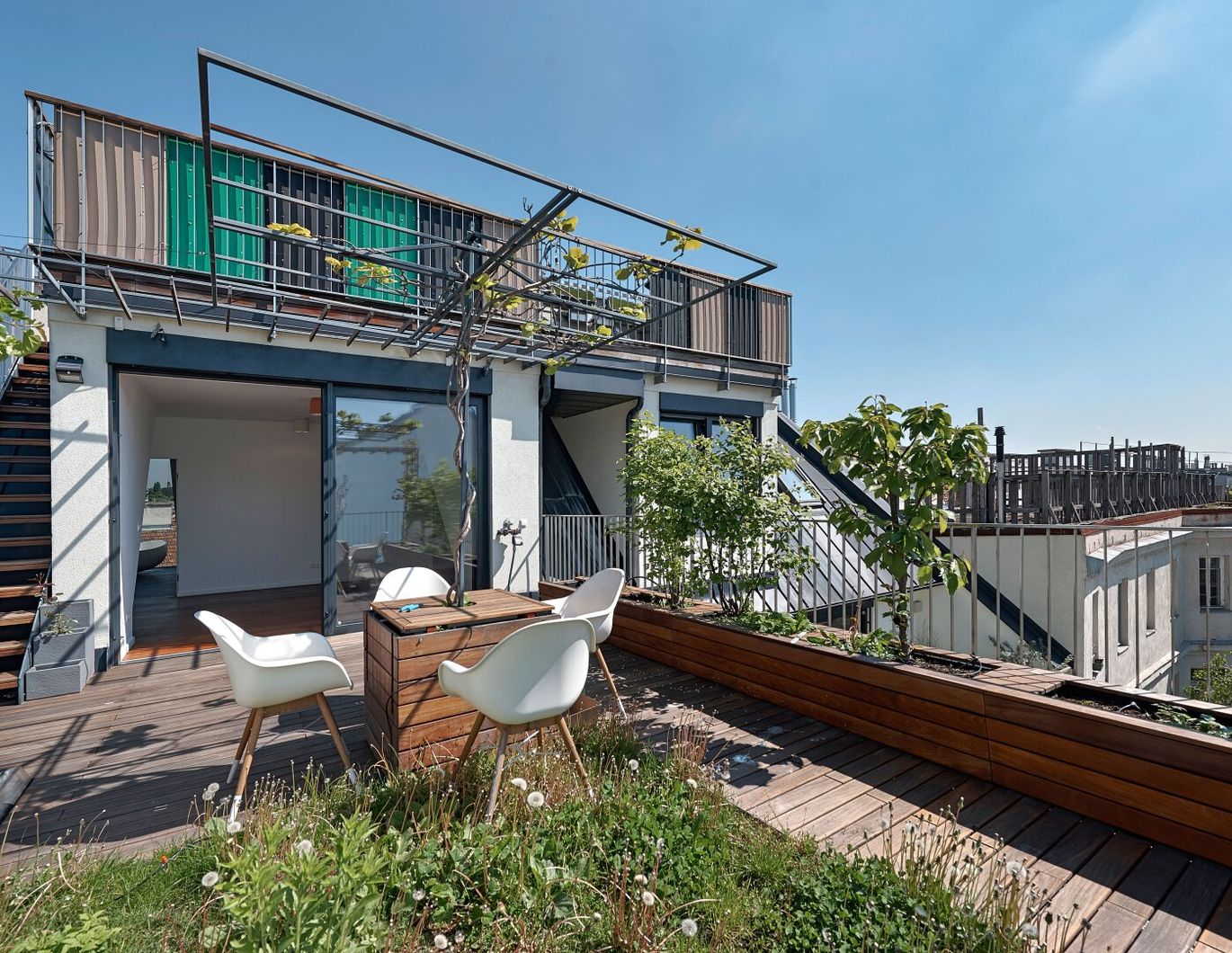 Dachgeschoss-Maisonette mit Traumterrasse & Weitblick beim Aumannplatz