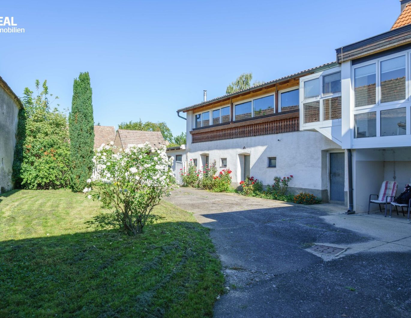 Ehem. Bauernhof mit Schankbetrieb - 100m² plus Partyraum 60m², 100m² Keller und Stallgebäude, Garten uneinsehbar!