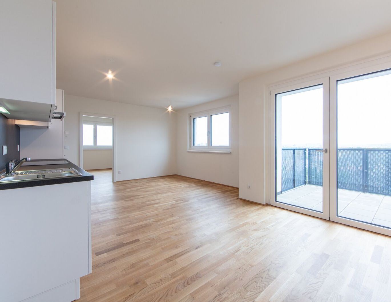 Neuwertige vermietete 3-Zimmer-Wohnung inkl. Westbalkon am Genochplatz