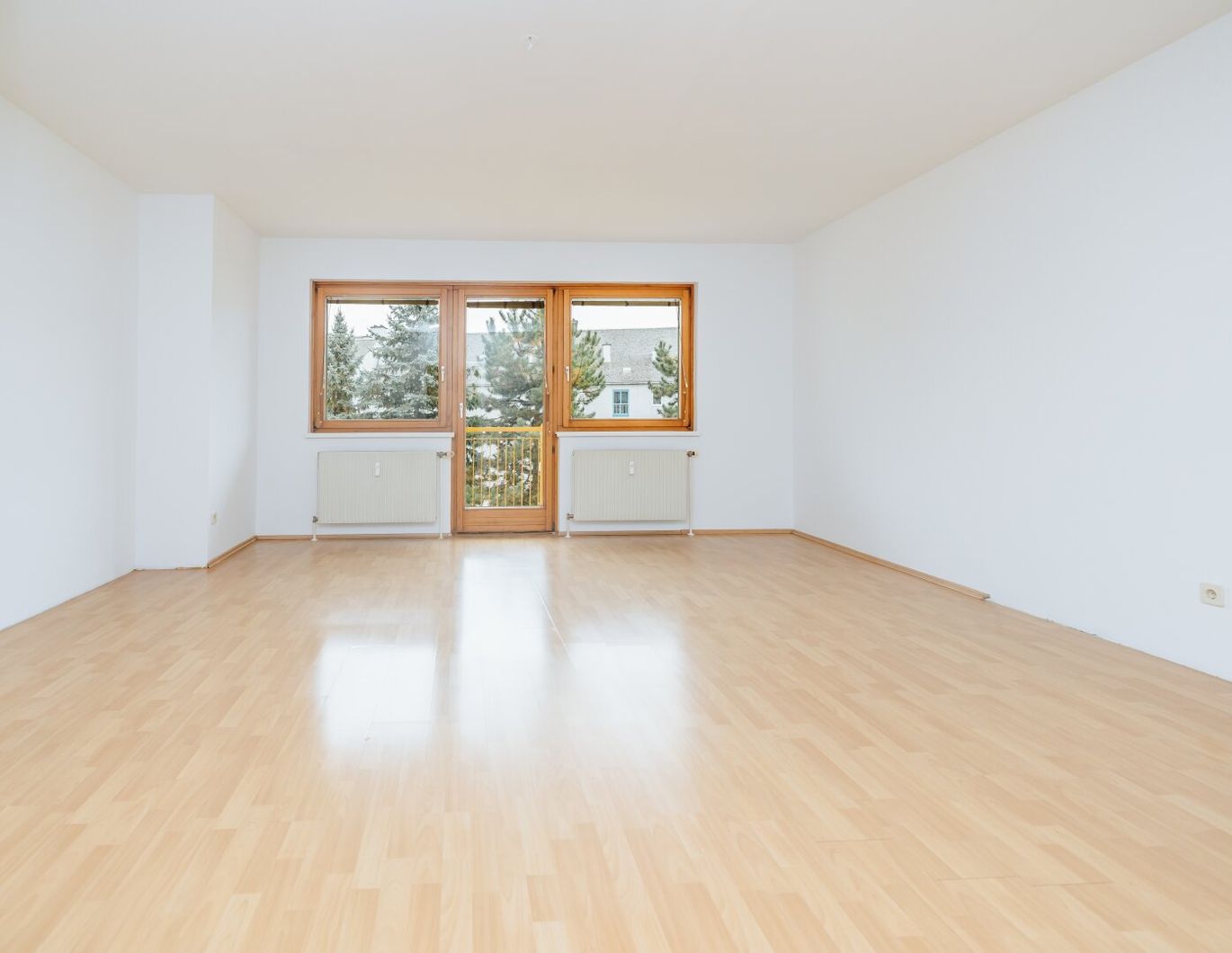 GEPFLEGT I BADEWANNE I LICHTDURCHFLUTET I ZENTRAL I HELLE WOHNUNG MIT TG I BALKON I FAMILIENFREUNDLICH I PROJEKT WOHNEN