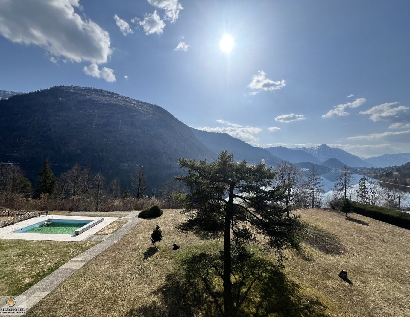 !!!VERMIETET!!! Einzigartige Lage am Grundlsee mit Swimmingpool und Seezugang