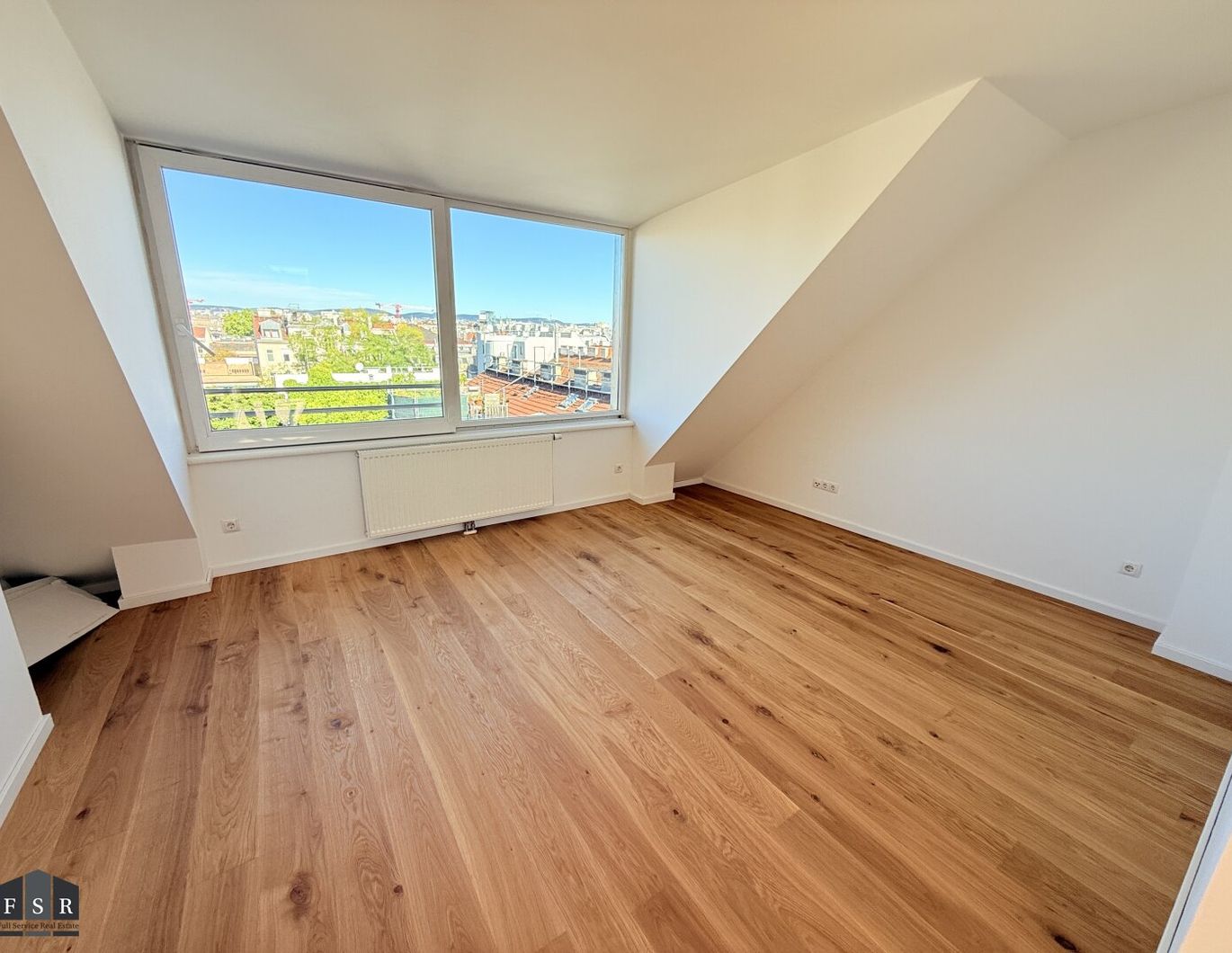 Hoch oben: 3-Zimmer Dachgeschoß-Wohnung mit Balkon - Allgemeingarten - Traumhaus - zukünftige Ubahn