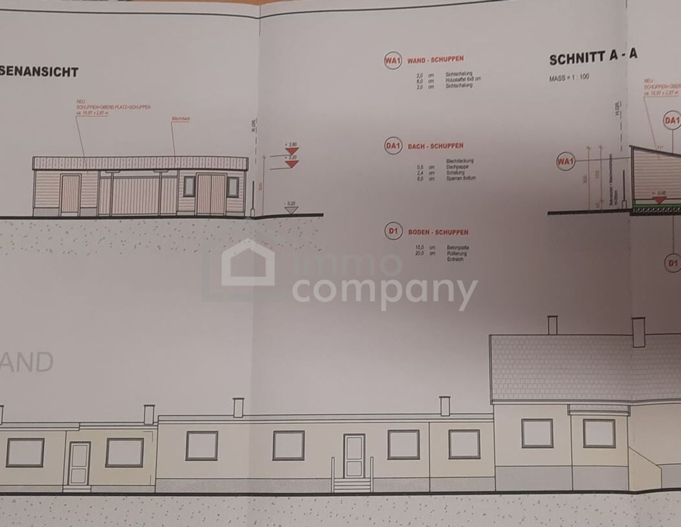 Großes Mehrfamilienhaus mit Nebengebäuden steht zum Verkauf
