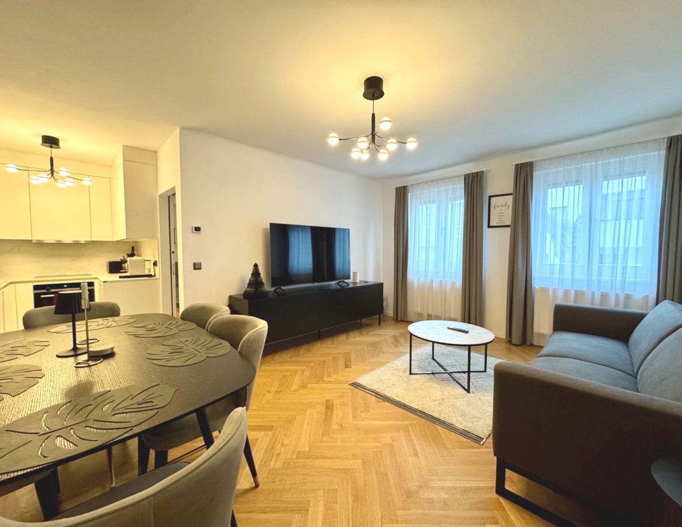 ++ NEU ++ STILVOLL sanierte DREI Zimmer Wohnung