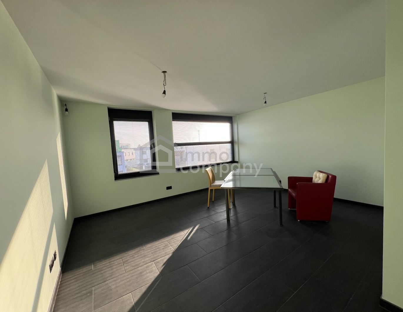 Stilvolles Haus in einer Landhausstadt. 10 Minuten nach Wien.